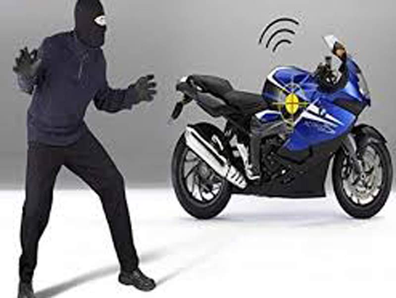 Trộm xe máy bằng cách bẻ khóa